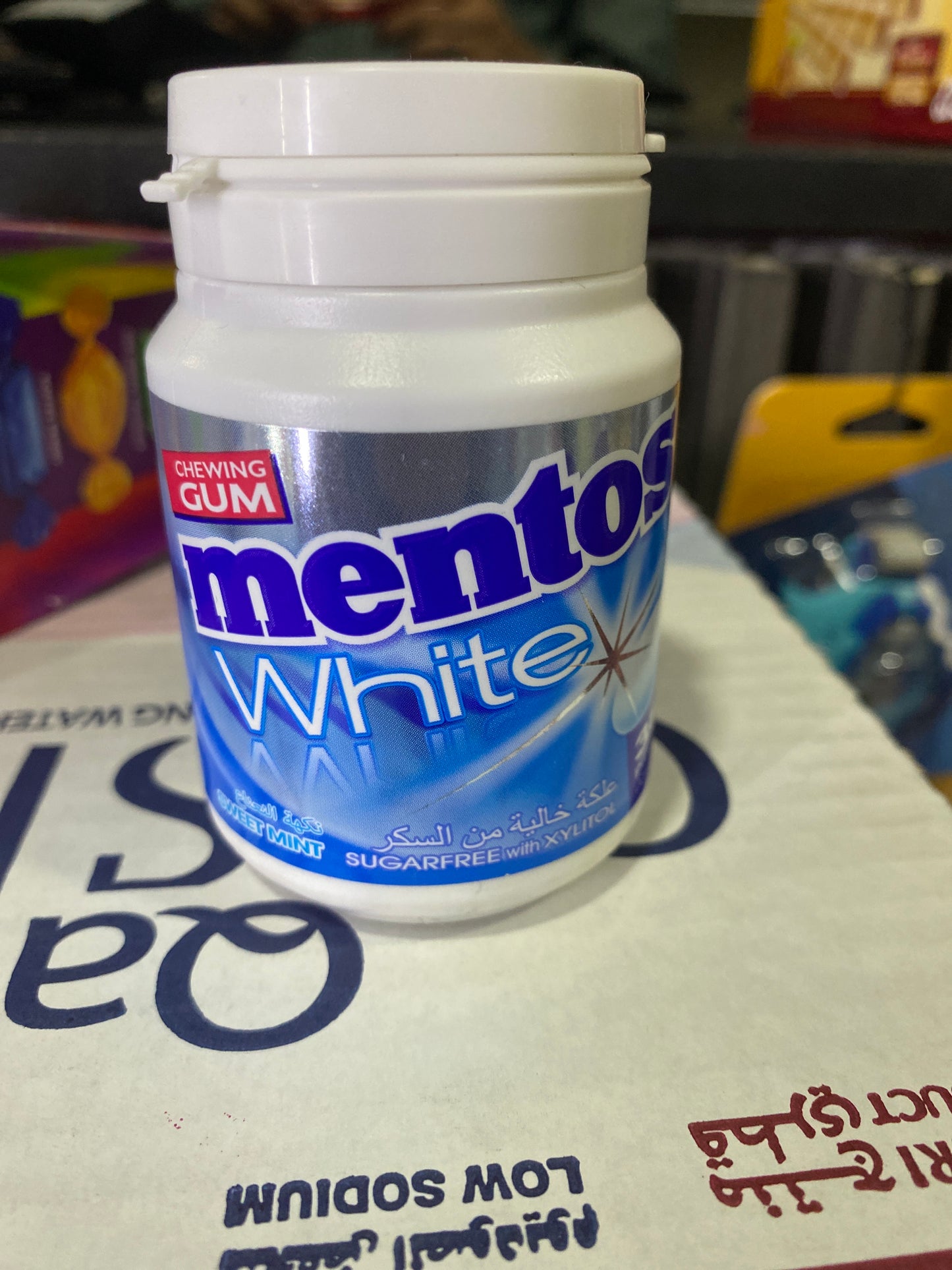 Mentos white